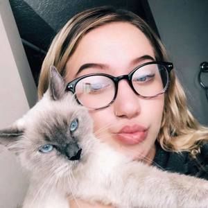 Meet your Posher, Ariana